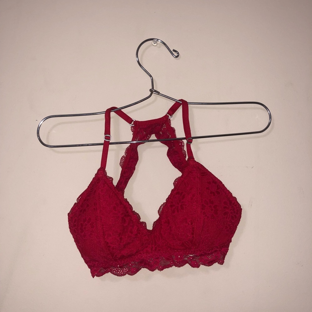 HOLLISTER / GILLY HICKS RED BRALETTE